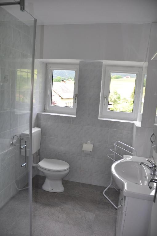 Ferienwohnungen Familie Jarnig Inge Görtschach Chambre photo